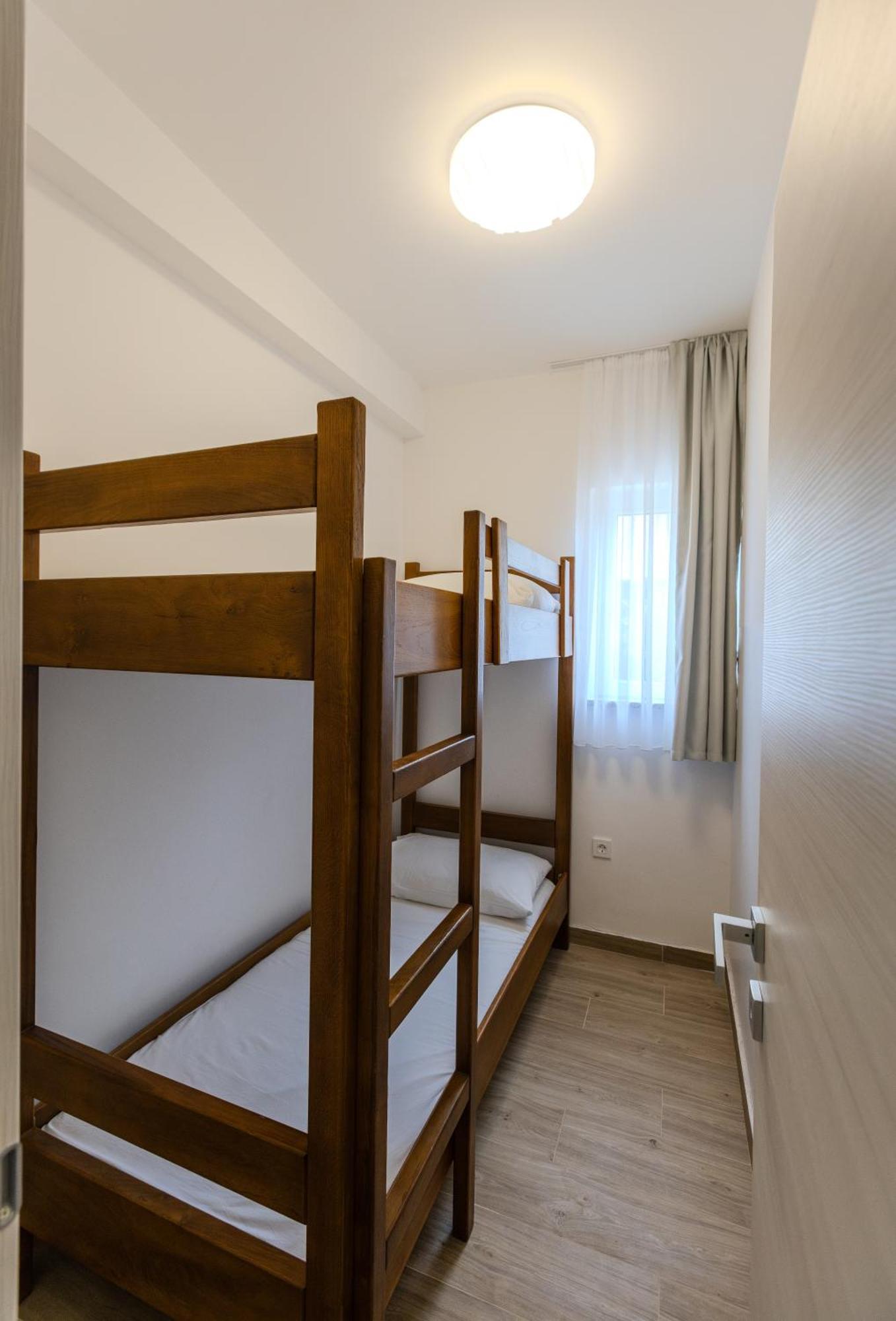 Apartments Lorena Privlaka  Exteriör bild